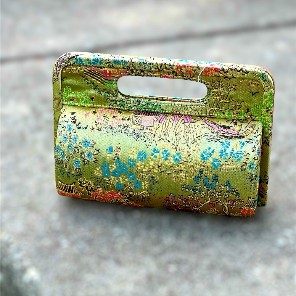 Clutch purse